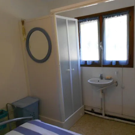 Petit 4p,pkg Securise, Wifi, Smart Tv, 12 Mn Centre, Samedi Au Samedi, Rdc *