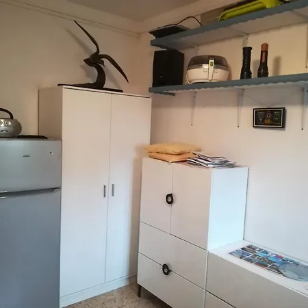 Petit 4p,pkg Securise, Wifi, Smart Tv, 12 Mn Centre, Samedi Au Samedi, Rdc *